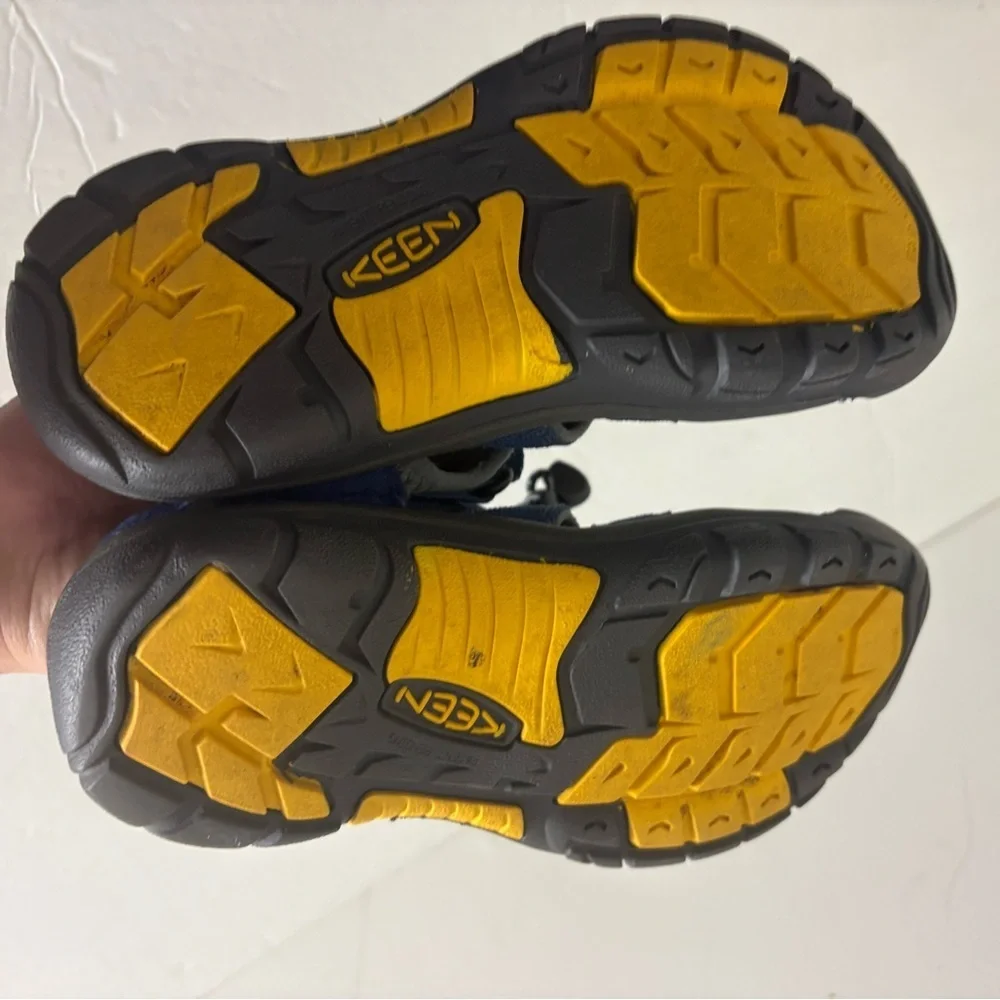 KEEN Kids Navy and Gray Sandals